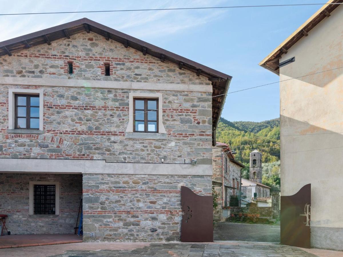 Casola in Lunigiana Ancient Farmhouse With Private Heated Hot Tub And Poolヴィラ エクステリア 写真