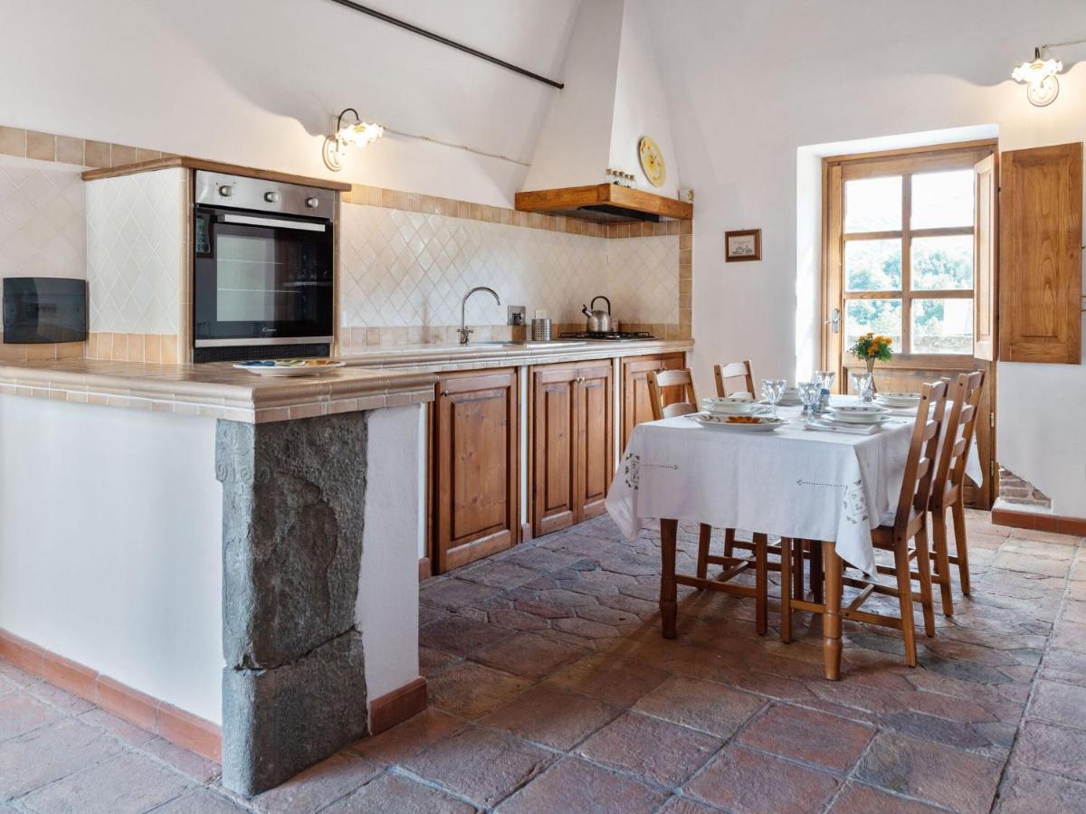 Casola in Lunigiana Ancient Farmhouse With Private Heated Hot Tub And Poolヴィラ エクステリア 写真